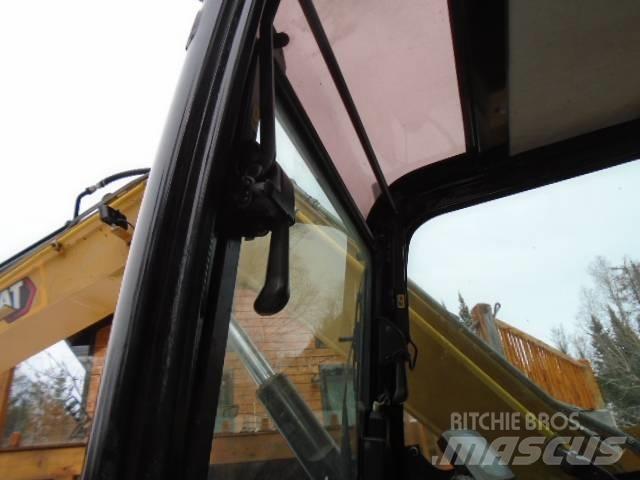 CAT 307 E2 Pelle sur chenilles