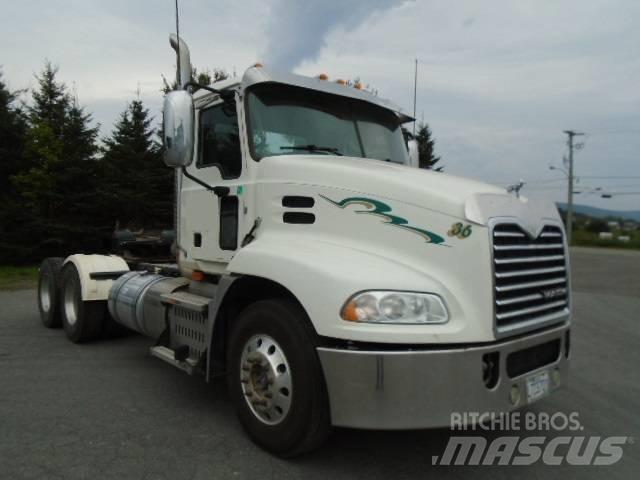 Mack CXU 613 Tracteur routier