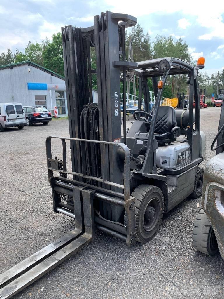 Nissan U1D2A25PQ Chariots GPL