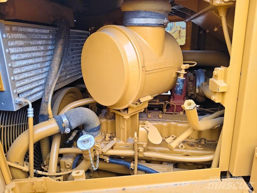 CAT D 7 R Niveleuse