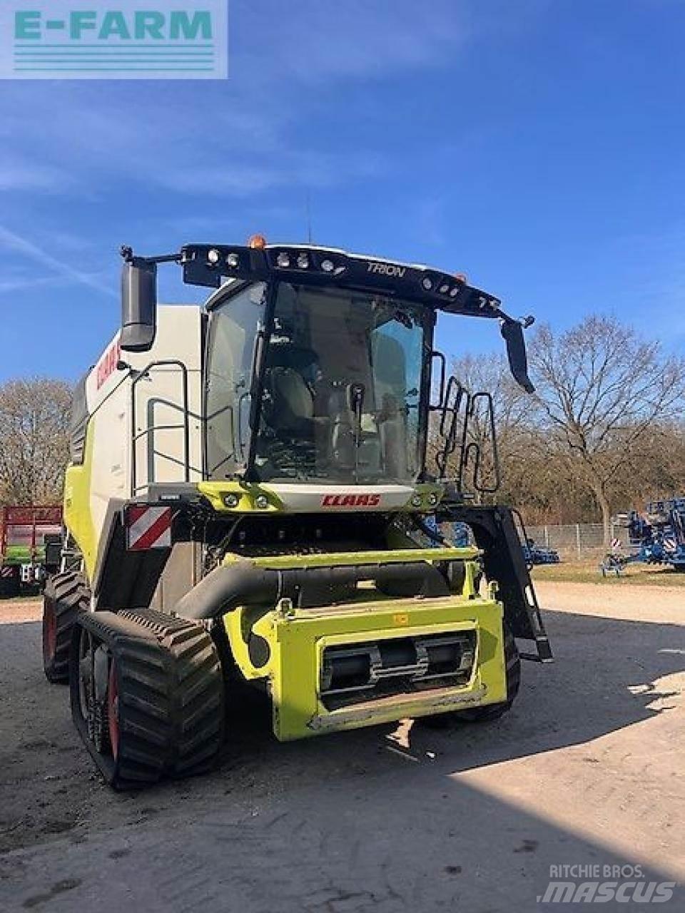 CLAAS trion 730tt Moissonneuse batteuse