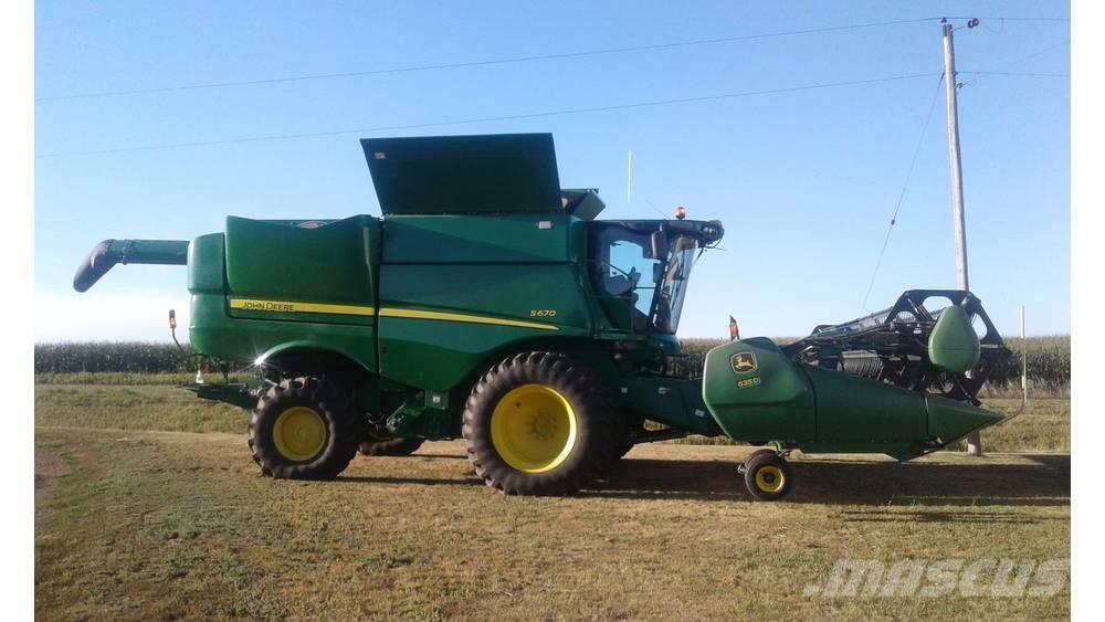John Deere S 670 Moissonneuse batteuse