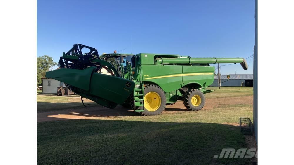 John Deere S 670 Moissonneuse batteuse