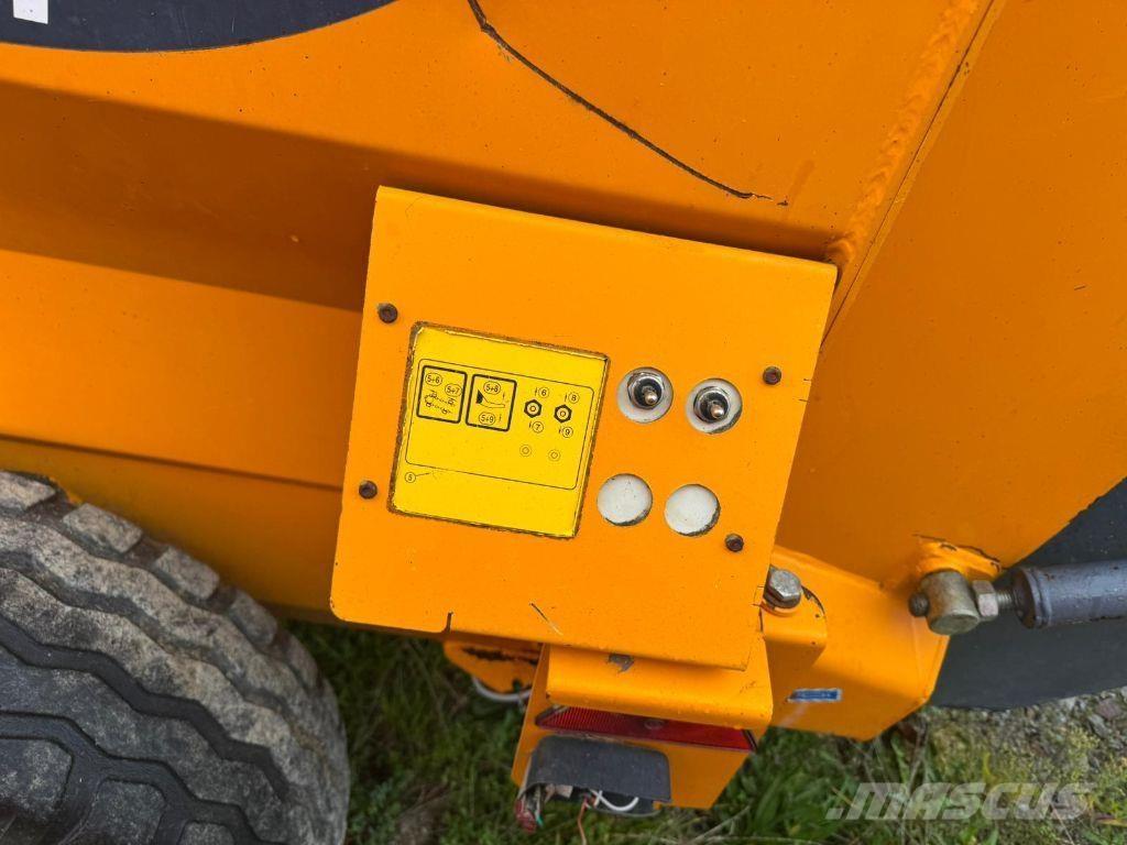 Lucas Castor+ 30R Dérouleuse, pailleuse