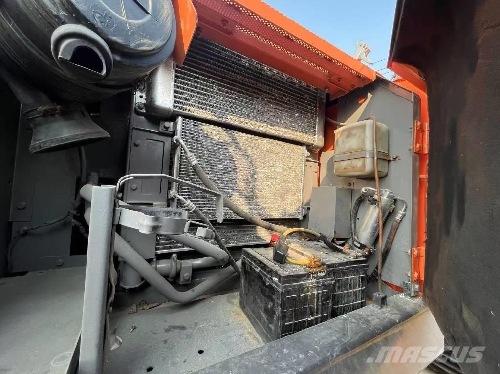Hitachi ZX 160 LC Pelle sur chenilles
