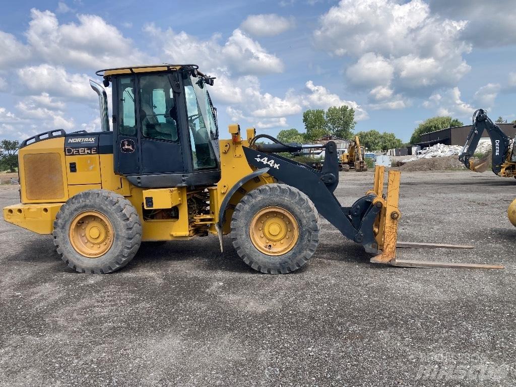 DEERE 444K Chargeuse sur pneus