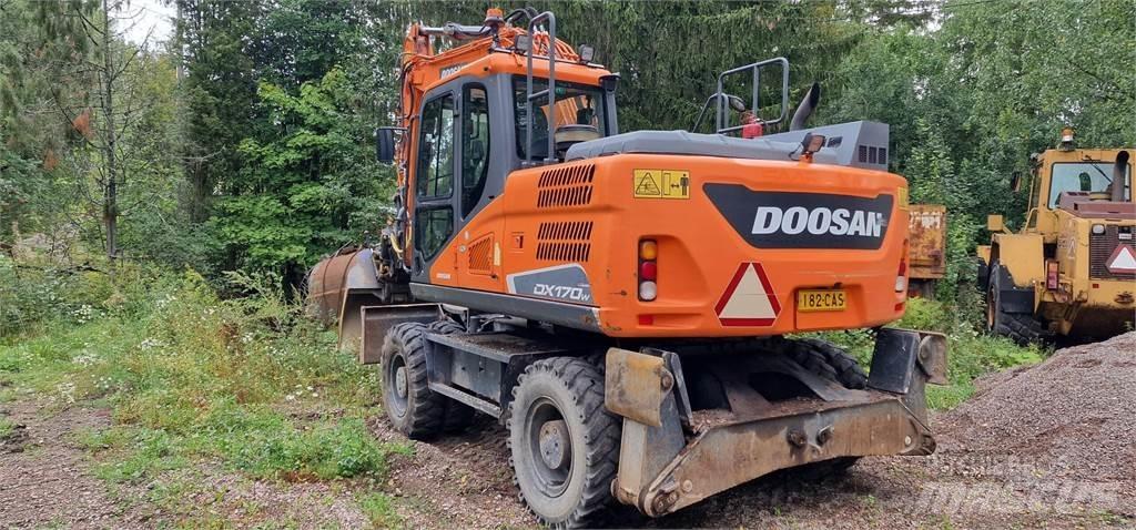 Doosan DX170W Pelle sur pneus