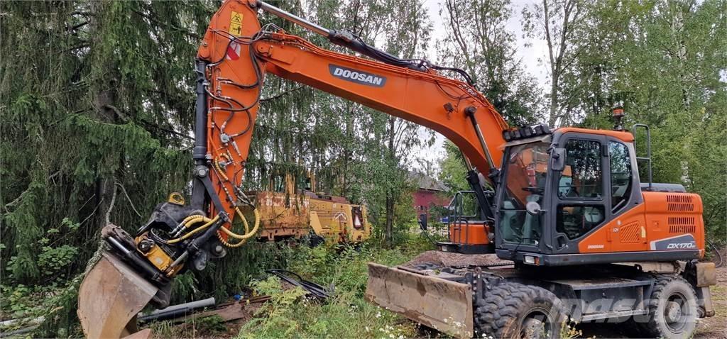 Doosan DX170W Pelle sur pneus