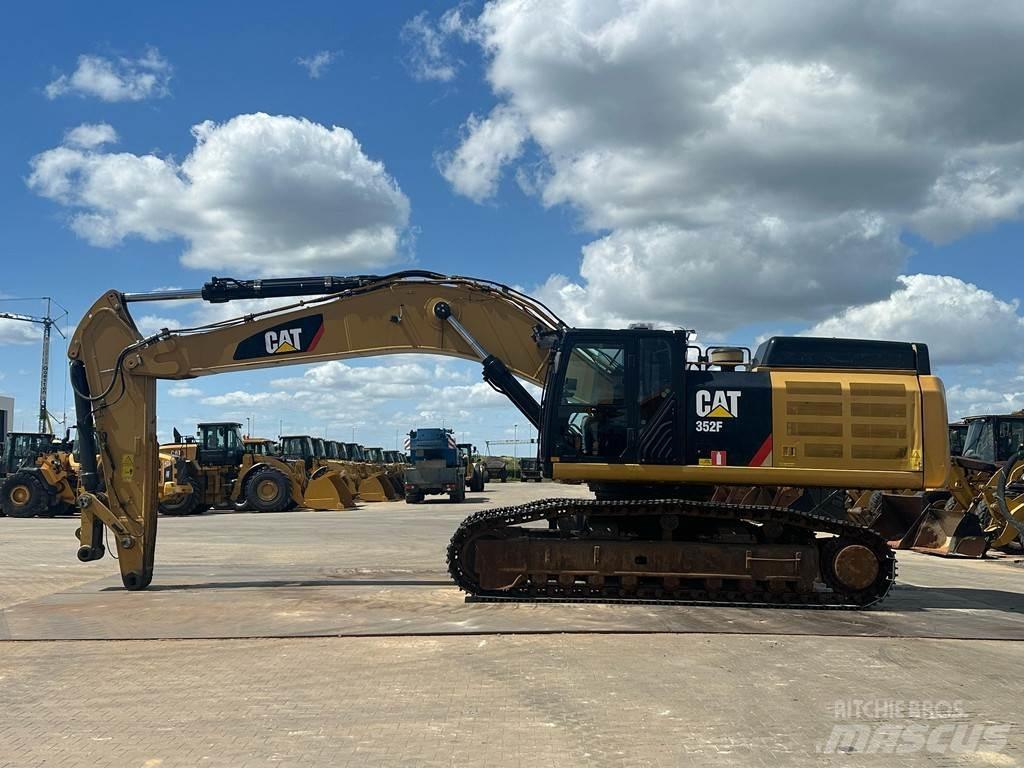 CAT 352F Pelle sur chenilles