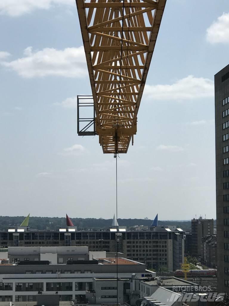 Liebherr 110 EC-B 6 Grue à tour