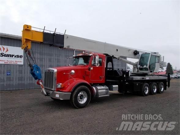 National NBT50 Camion plateau ridelle avec grue