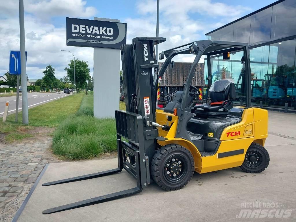 TCM FD25 E2  (*NEW) Chariots diesel