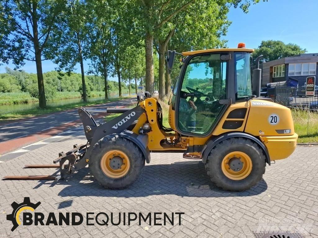 Volvo L28F Chargeuse sur pneus
