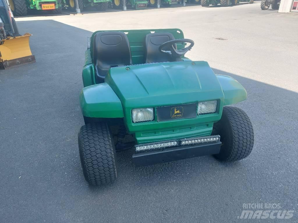 John Deere Gator 4x4 Entretien du sol - Autres