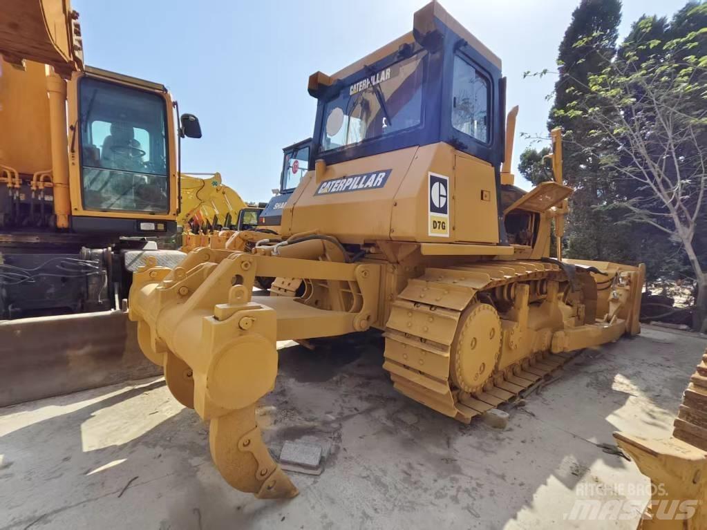 CAT D 7 G Niveleuse