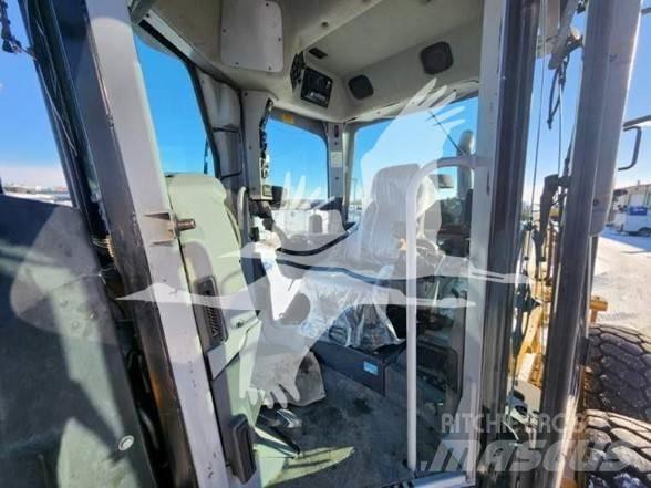 CAT 140M Niveleuse