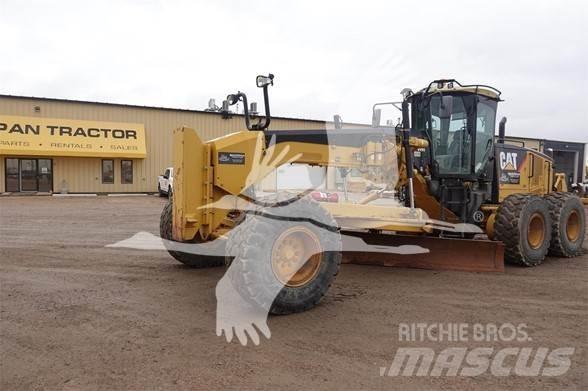 CAT 14M Niveleuse