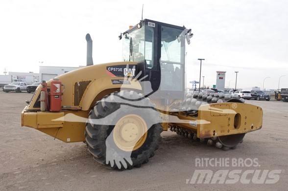 CAT CP-573E Rouleaux monocylindre