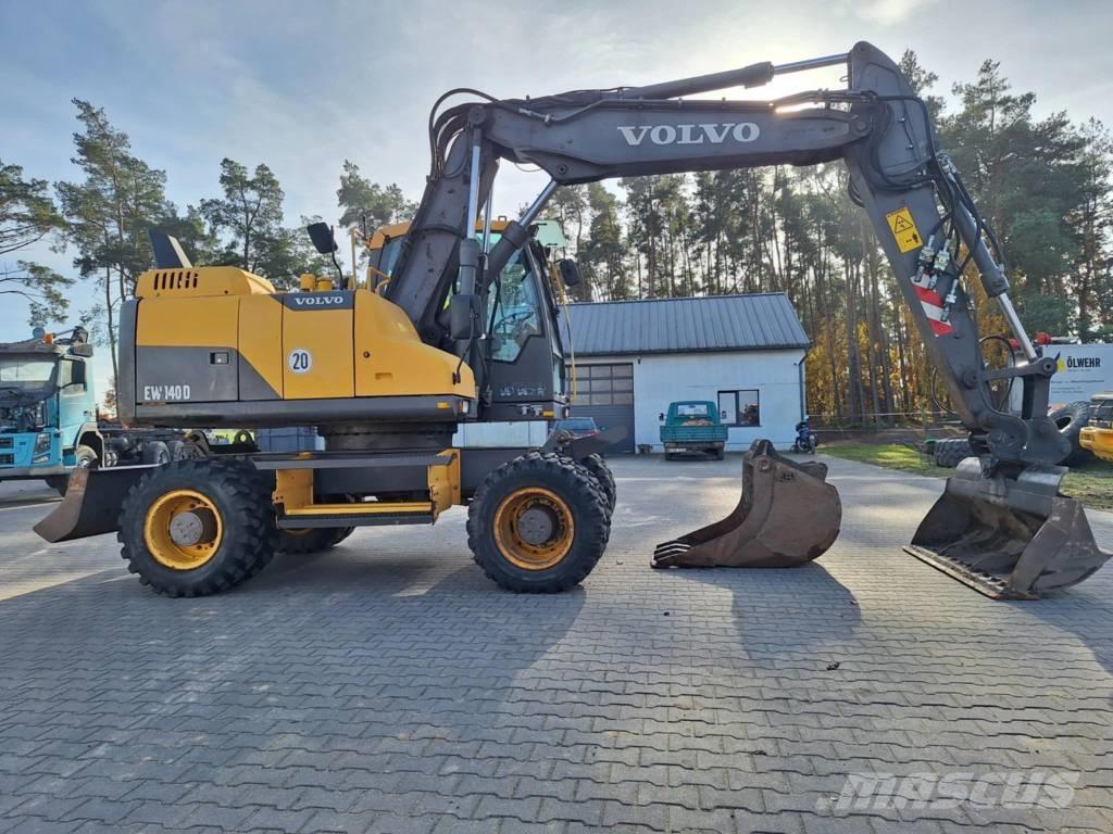 Volvo EW 140 D Pelle sur pneus
