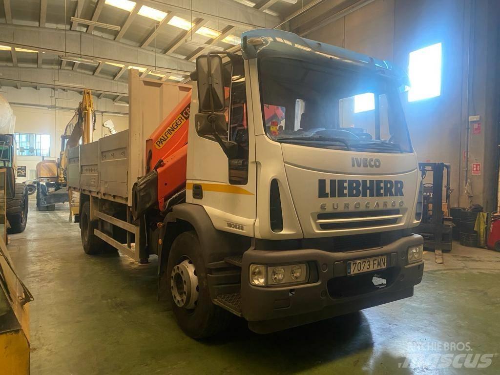 Iveco ML180E28 Camion plateau ridelle avec grue
