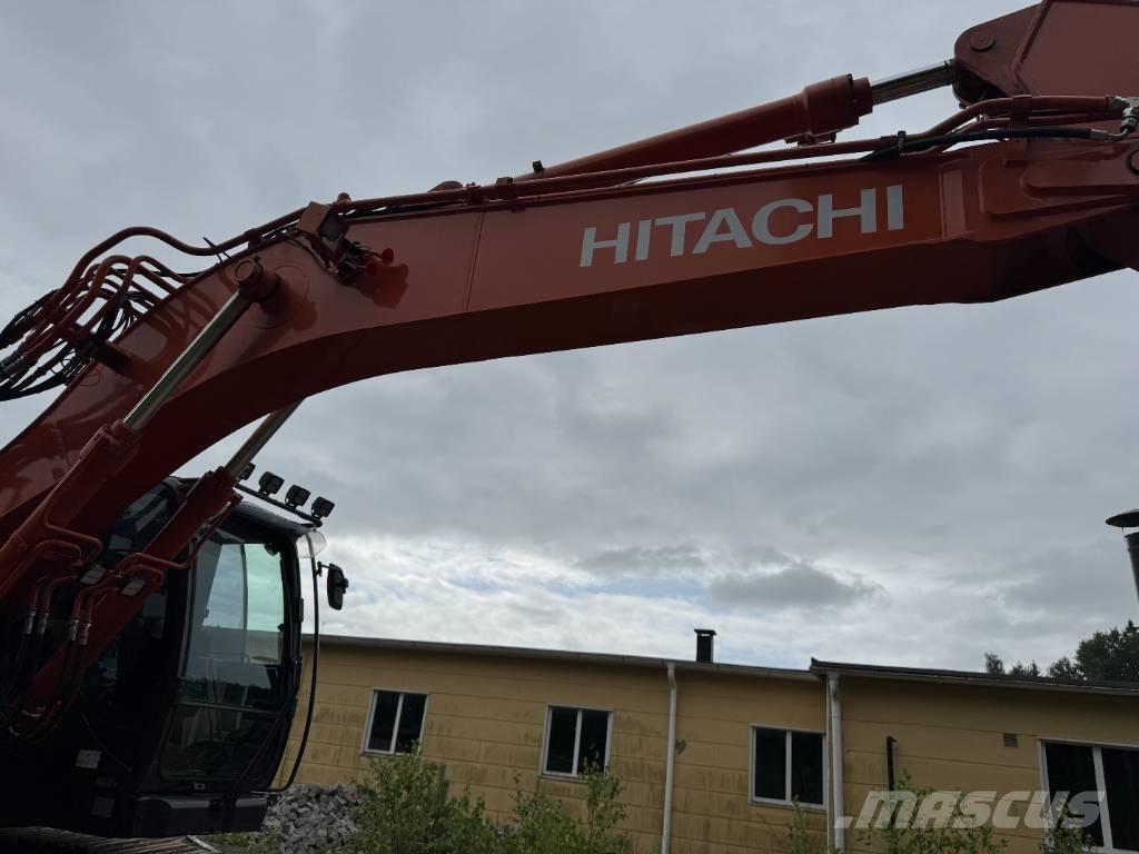 Hitachi ZX 225USLC-7 Pelle sur chenilles