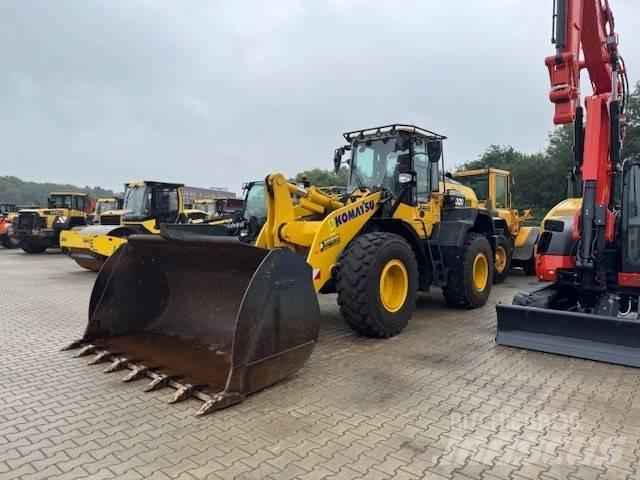 Komatsu WA 320 Chargeuse sur pneus