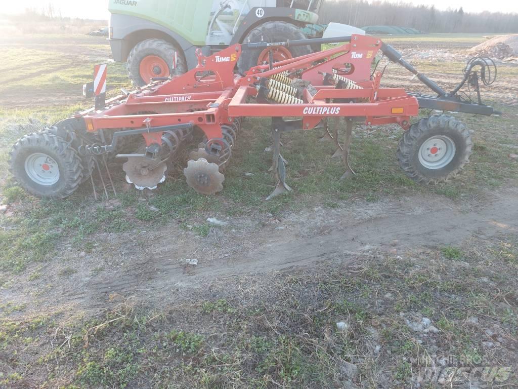 Tume Cultipack 4001 Déchaumeur, cultivateur