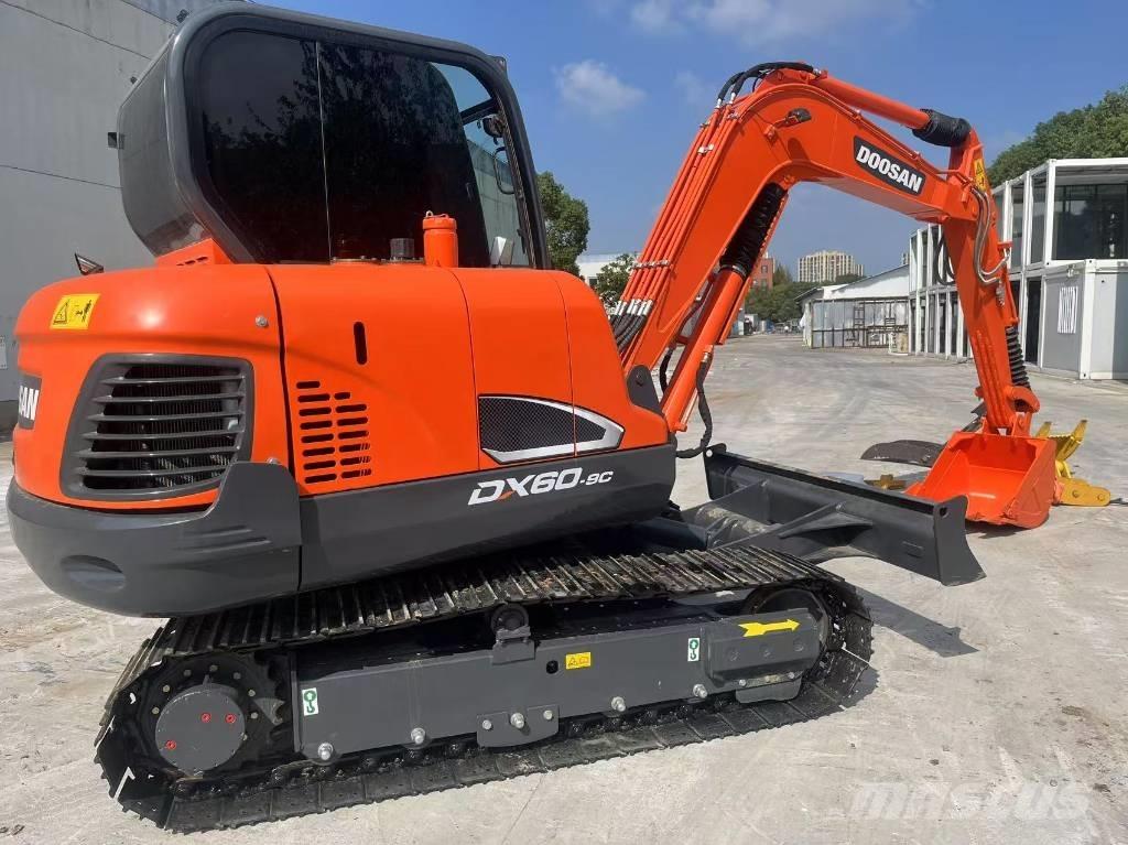 Doosan DX 60-9 C Pelle sur chenilles