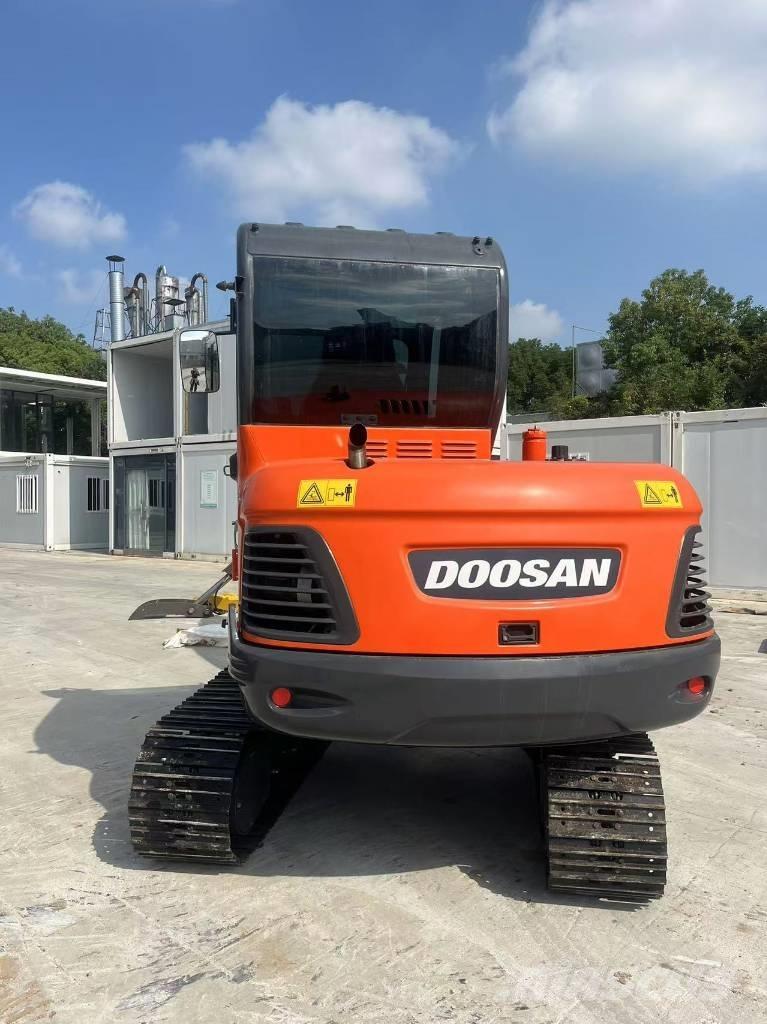 Doosan DX 60-9 C Pelle sur chenilles