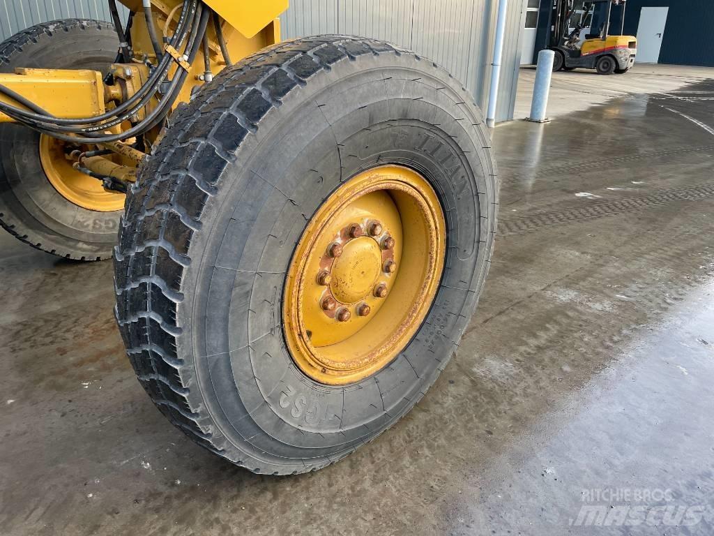CAT 160M (140) Niveleuse