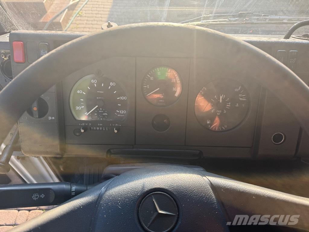 Mercedes-Benz 817 Camion nacelle