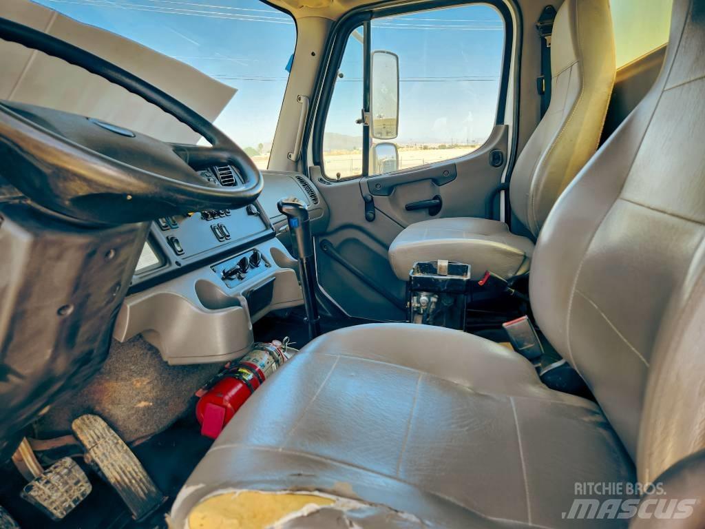 Freightliner 108 SD Camion citerne à eau