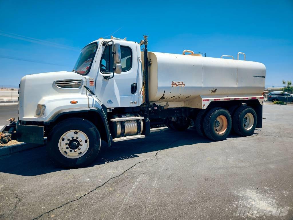 Freightliner 108 SD Camion citerne à eau