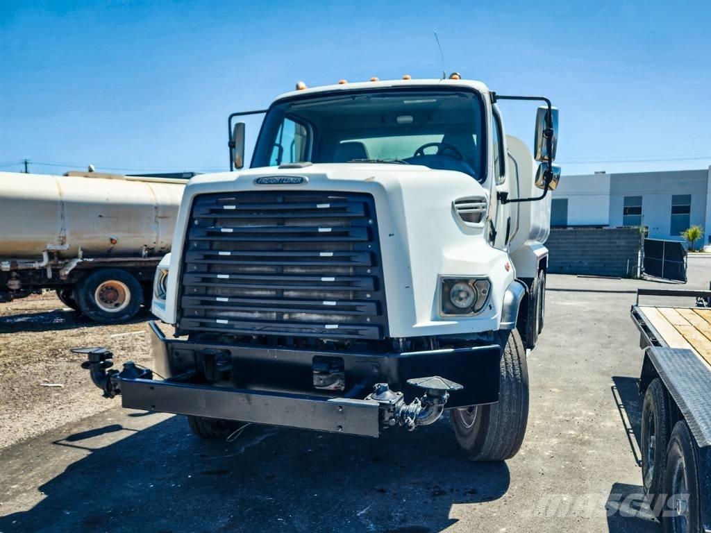 Freightliner 108 SD Camion citerne à eau