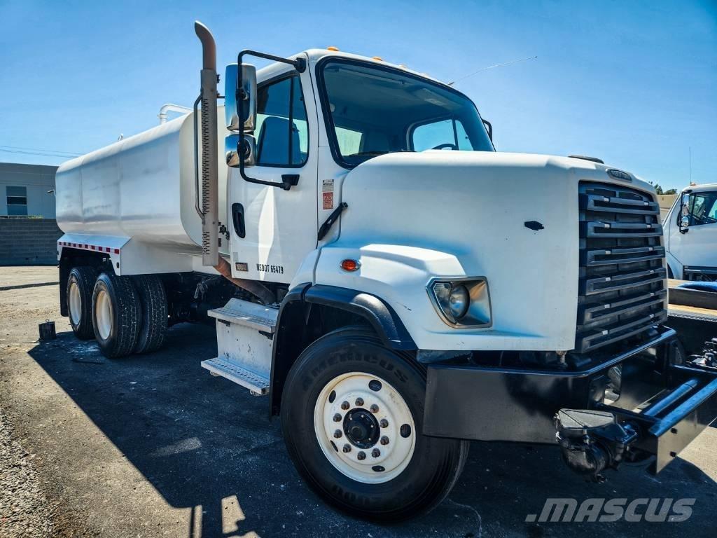 Freightliner 108 SD Camion citerne à eau
