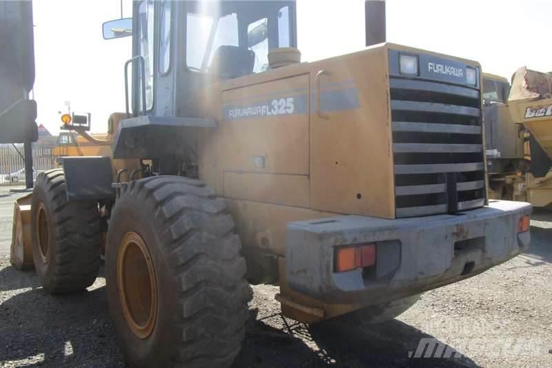 Furukawa FL325-I Chargeuse sur pneus