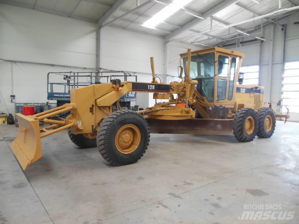 CAT 12 H - NA + Riper Niveleuse