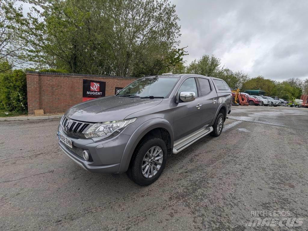 Mitsubishi L 200 Voiture