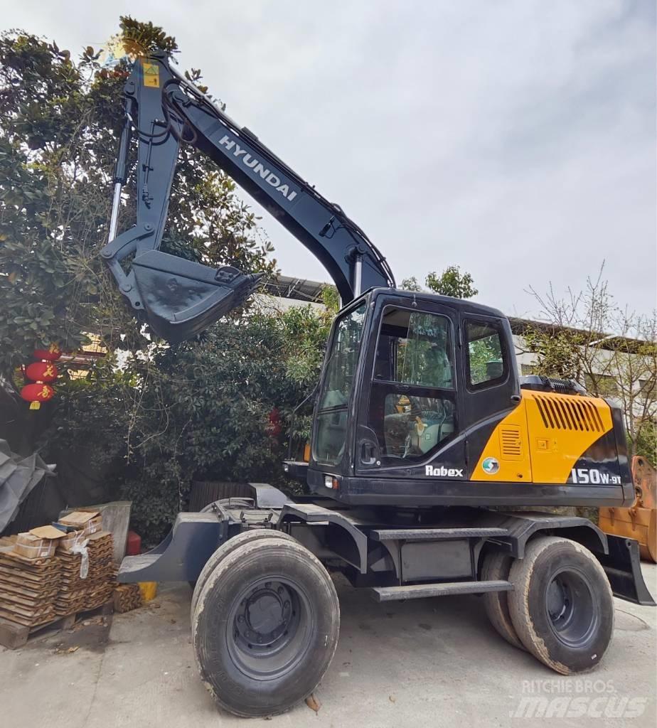 Hyundai 150w Pelle sur pneus