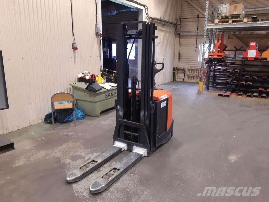 BT SPE125L Gerbeur accompagnant