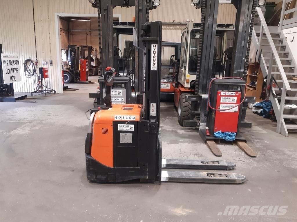 BT SPE125L Gerbeur accompagnant