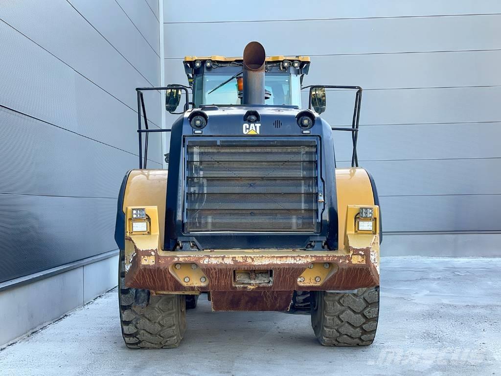CAT 972M Chargeuse sur pneus