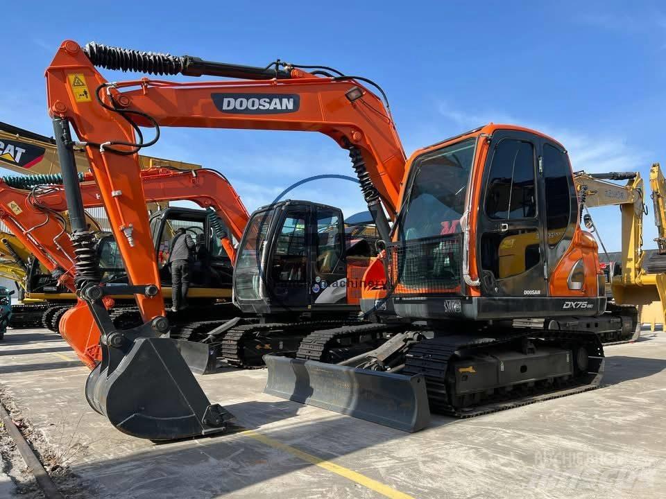 Doosan DX 75-9 C Pelle sur chenilles