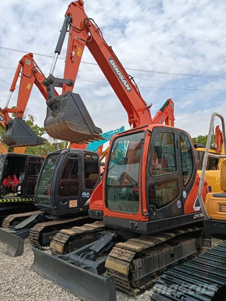 Doosan DX 75 Pelle sur chenilles