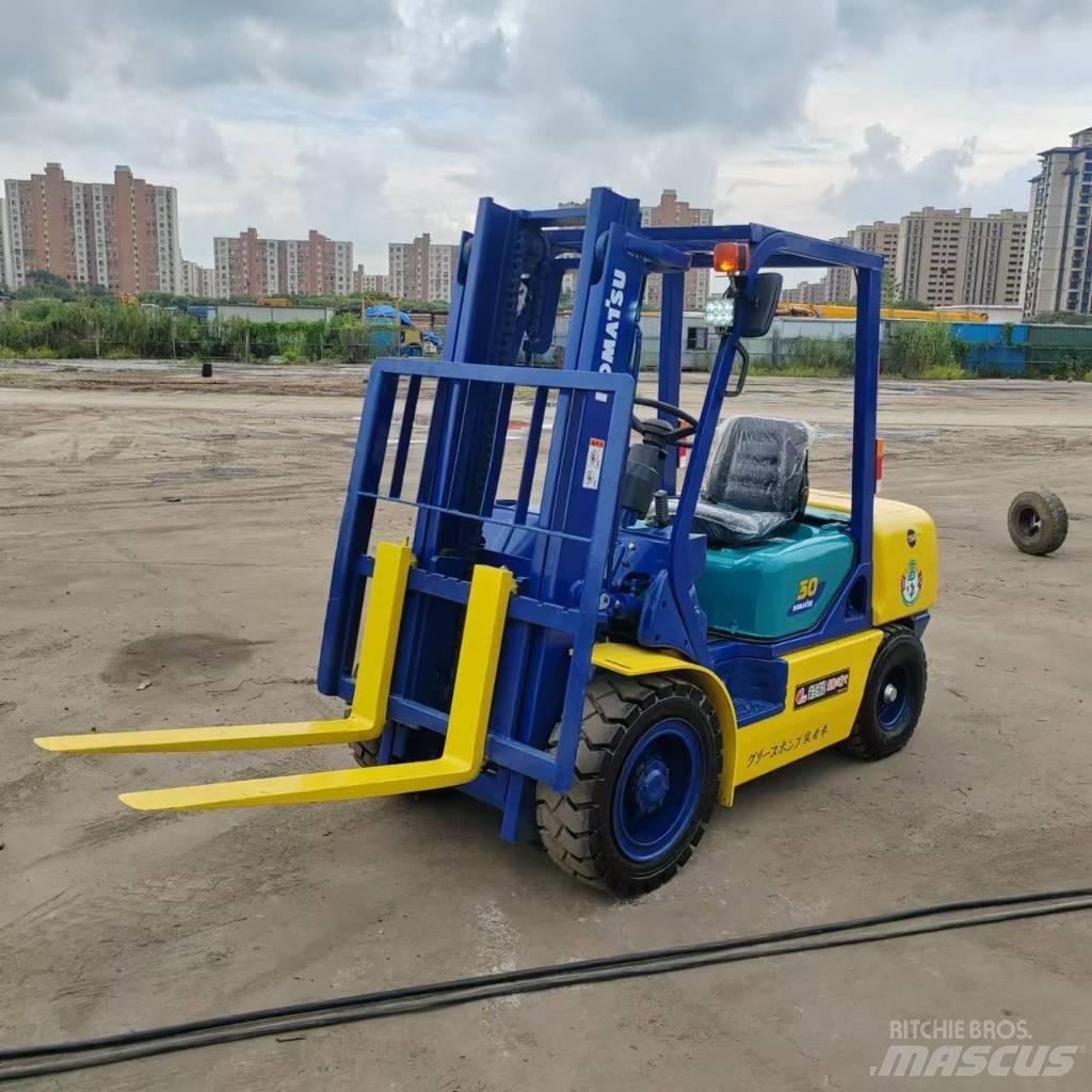 Komatsu FD 30 T-17 Chariots diesel