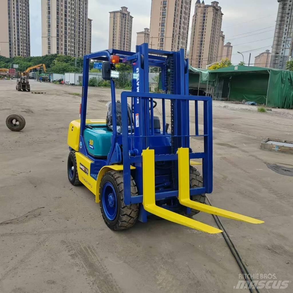 Komatsu FD 30 T-17 Chariots diesel
