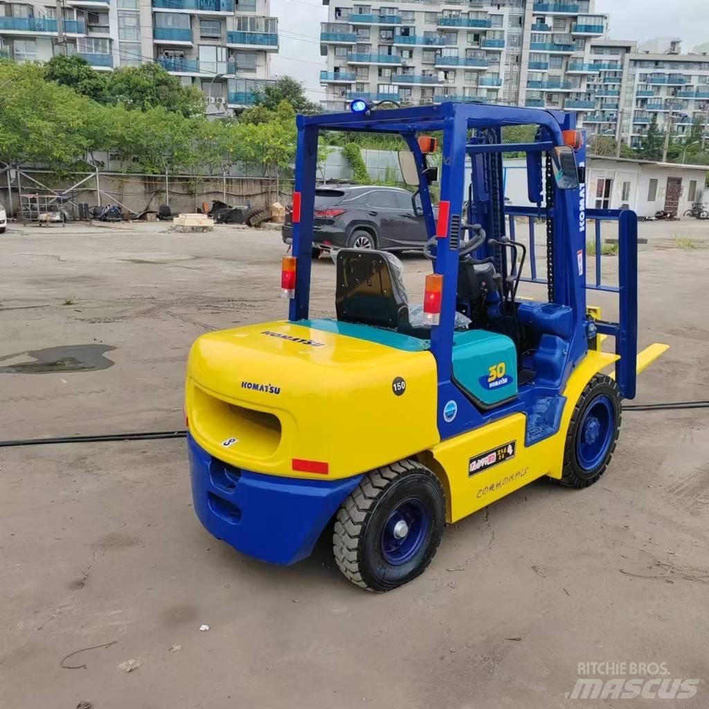 Komatsu FD 30 T-17 Chariots diesel