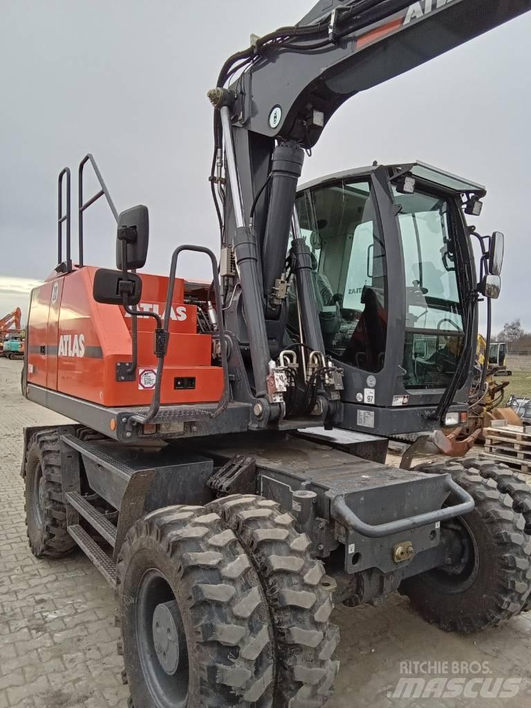 Atlas 150W Pelle sur pneus