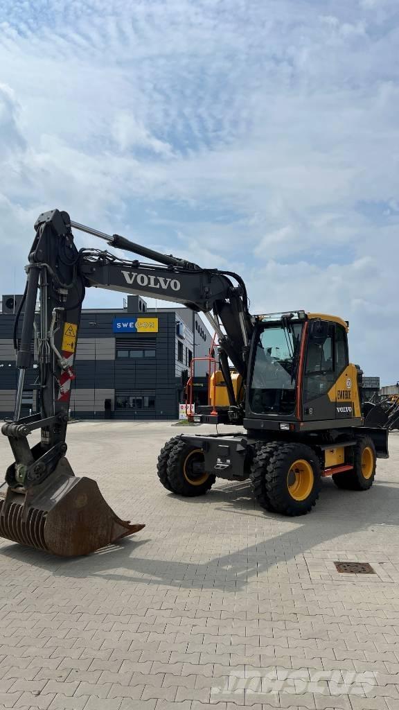 Volvo EWR 130 E Pelle sur pneus