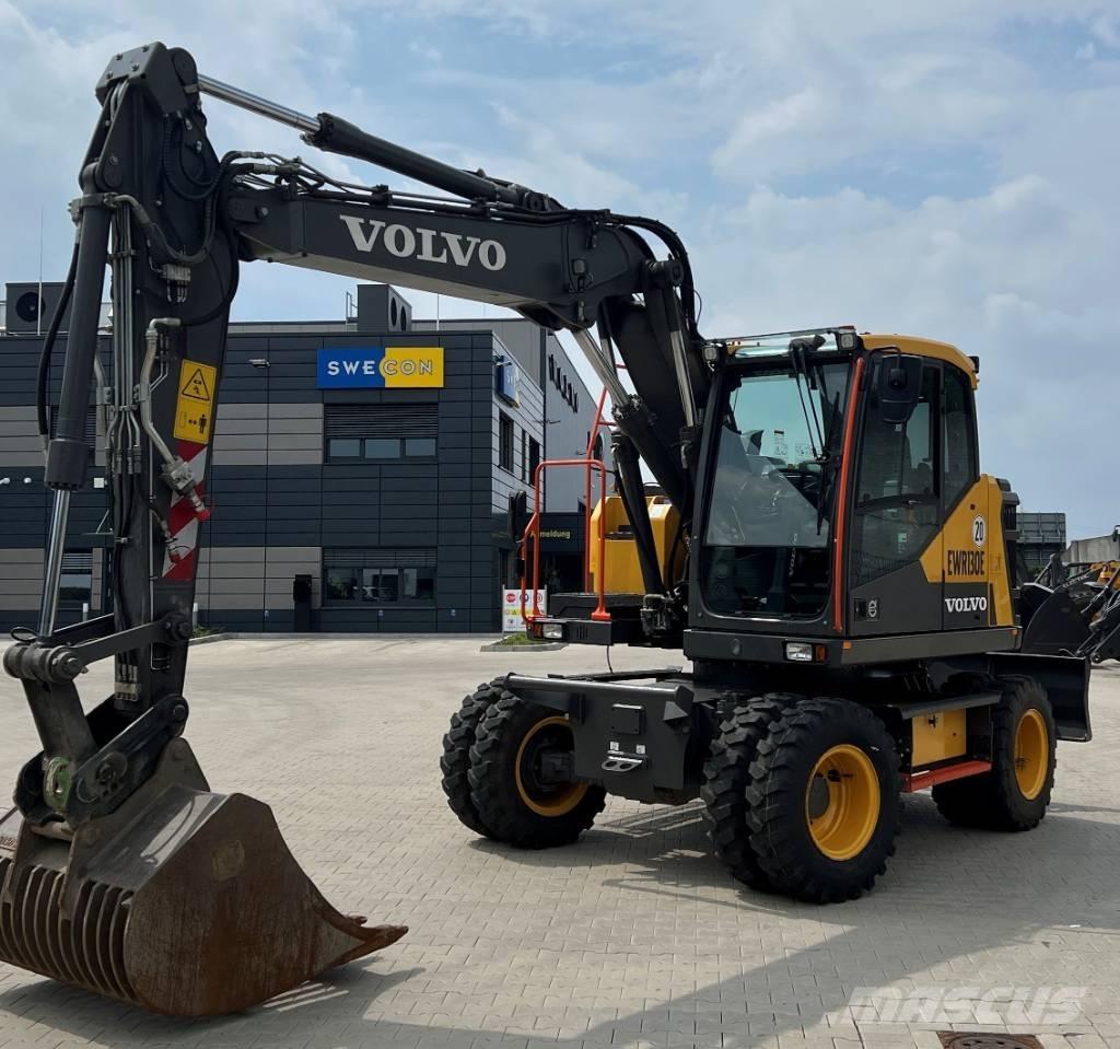 Volvo EWR 130 E Pelle sur pneus